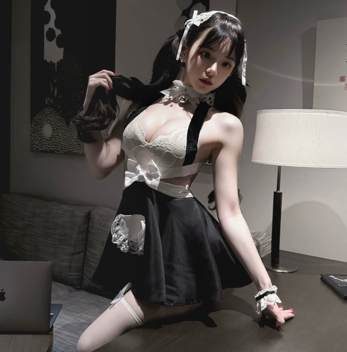 性感蕾丝蝴蝶结绑带露背开叉裙摆女仆女佣制服2.png