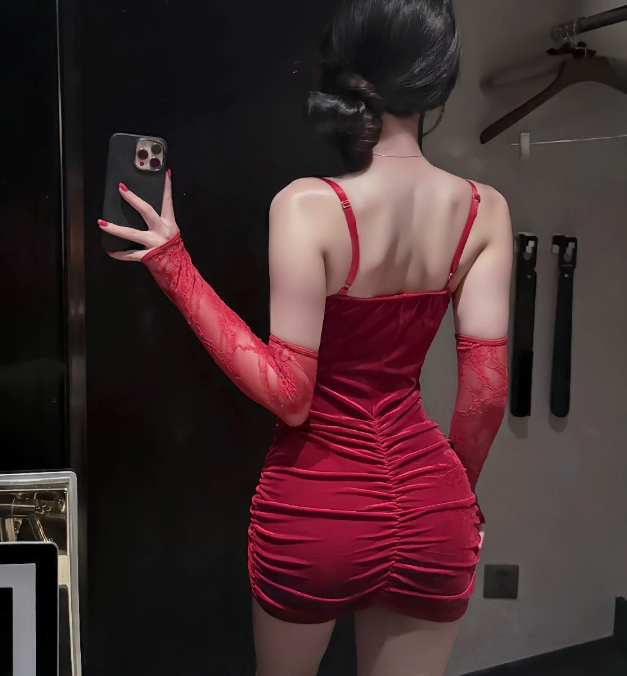 情趣内衣蕾丝吊带连衣裙性感纯欲情趣衣丝绒睡衣服制服套装3.png
